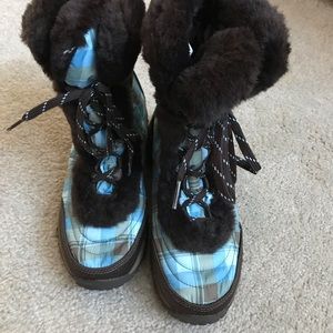 The North Face Women’s Snow Boots Size 6